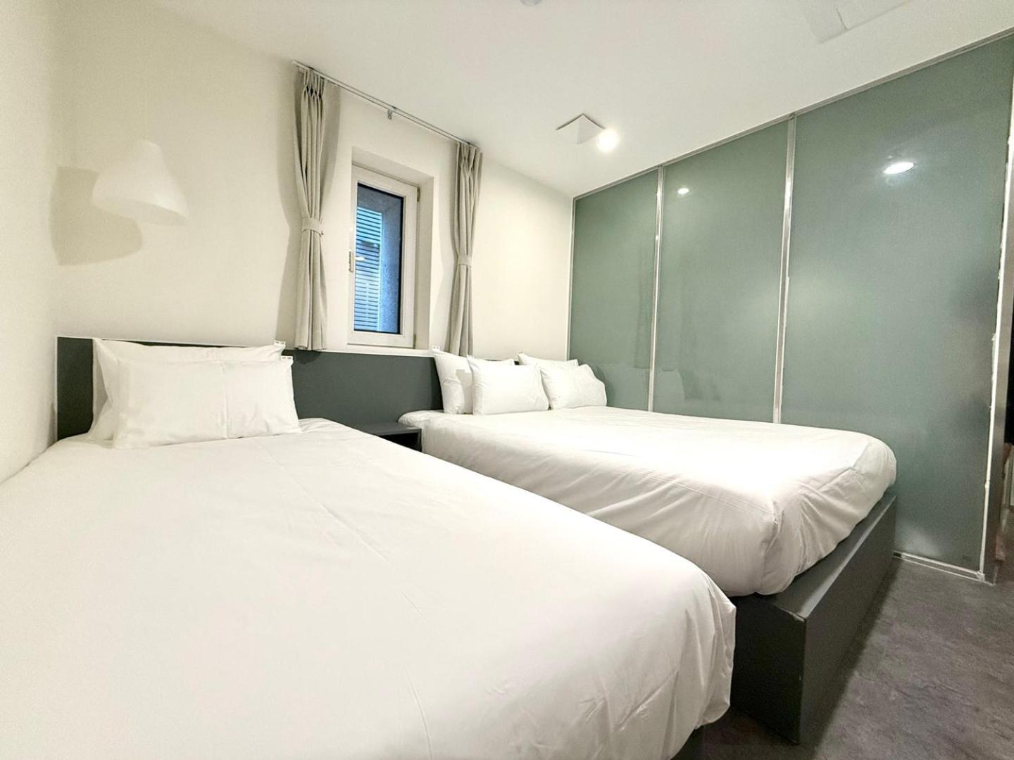 Firststay Hongdae Hotel 2*