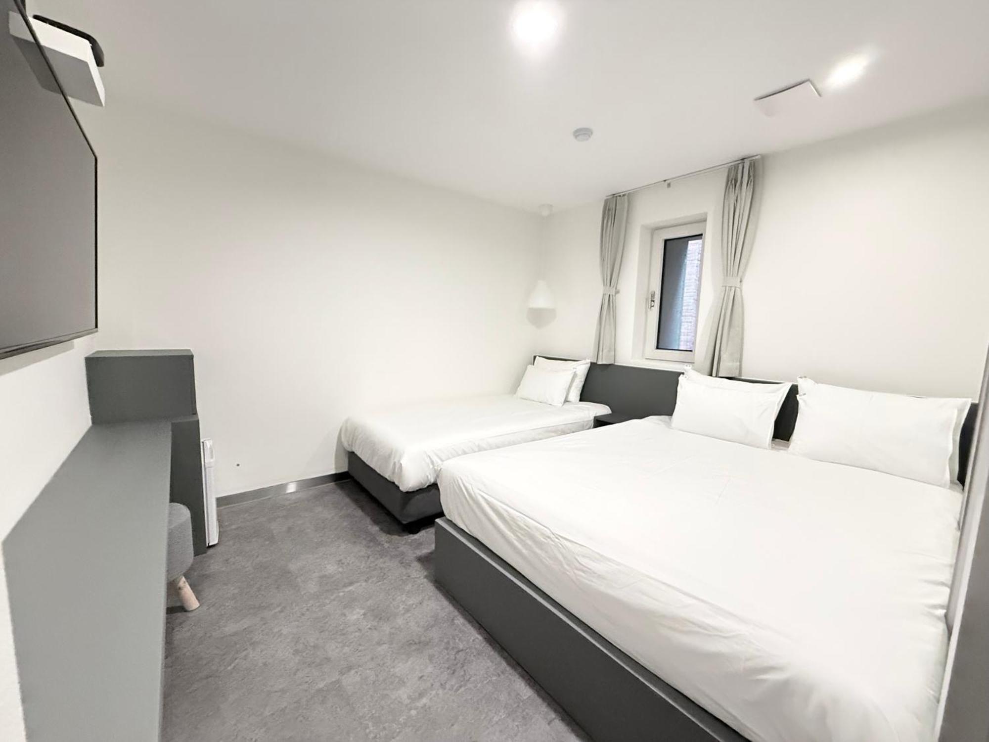 Hotel Firststay Hongdae
