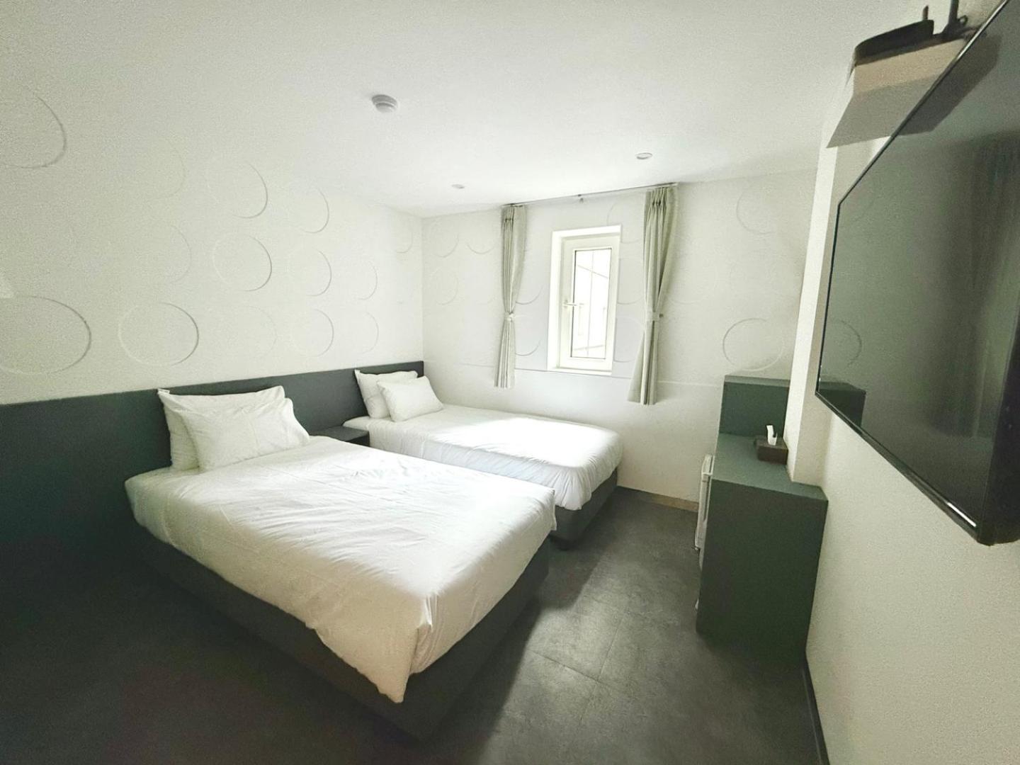Hotel Firststay Hongdae 2*