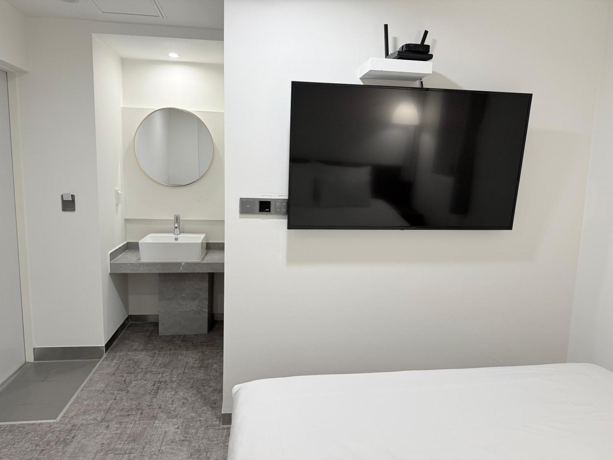 Hotel Firststay Hongdae Seoul