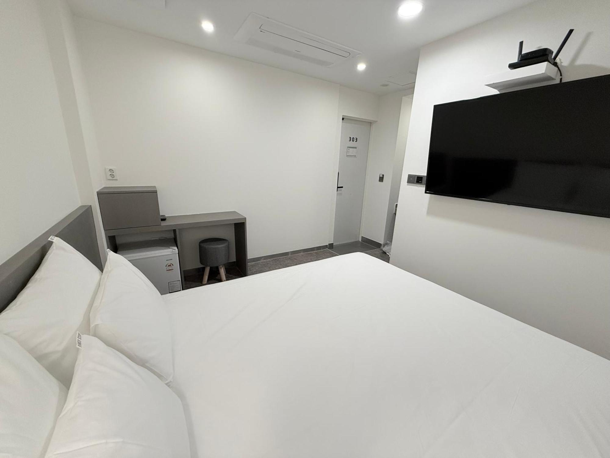 Hotel Firststay Hongdae Seoul