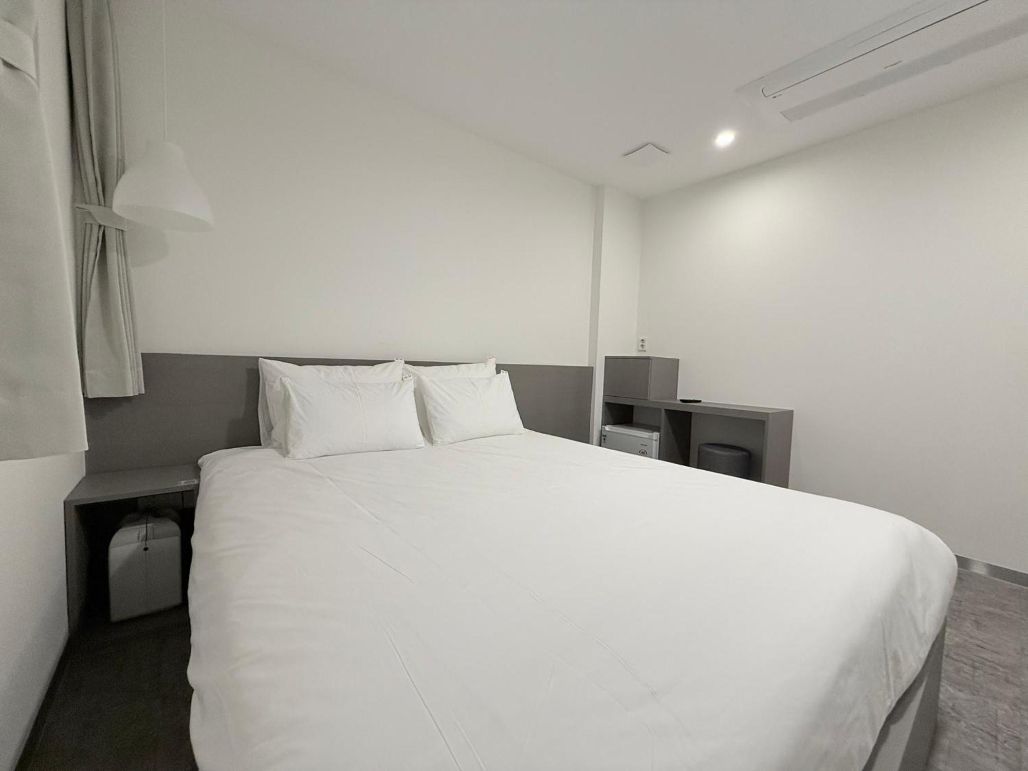 Hotel Firststay Hongdae 2*