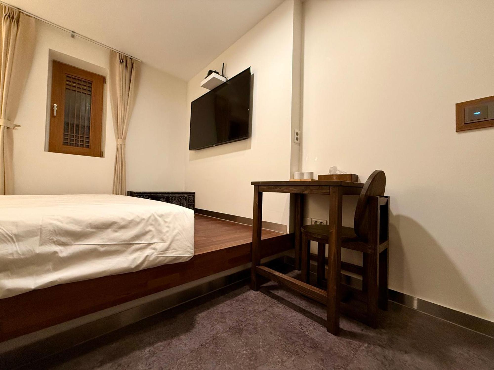 Firststay Hongdae 2* Seoul