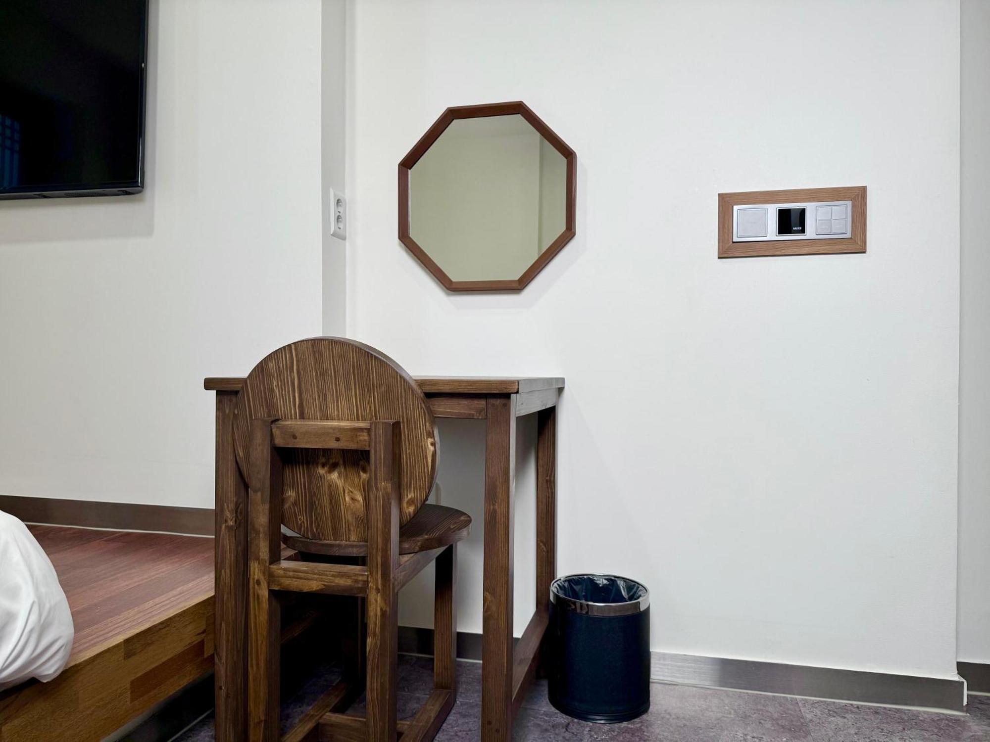 Firststay Hongdae Hotel Seoul
